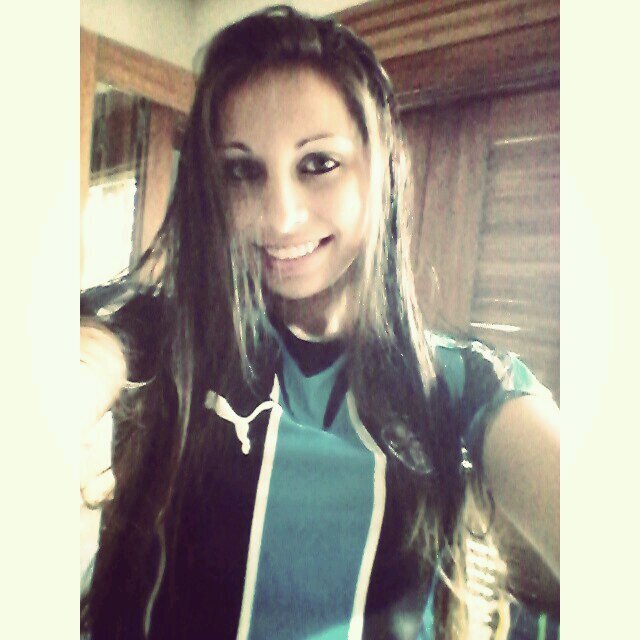 UmaFestera_'s profile picture. 17 anos / Gremista de Coração *-* / sagitariana.