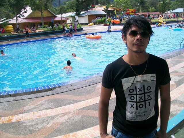 loves music & playing guitar