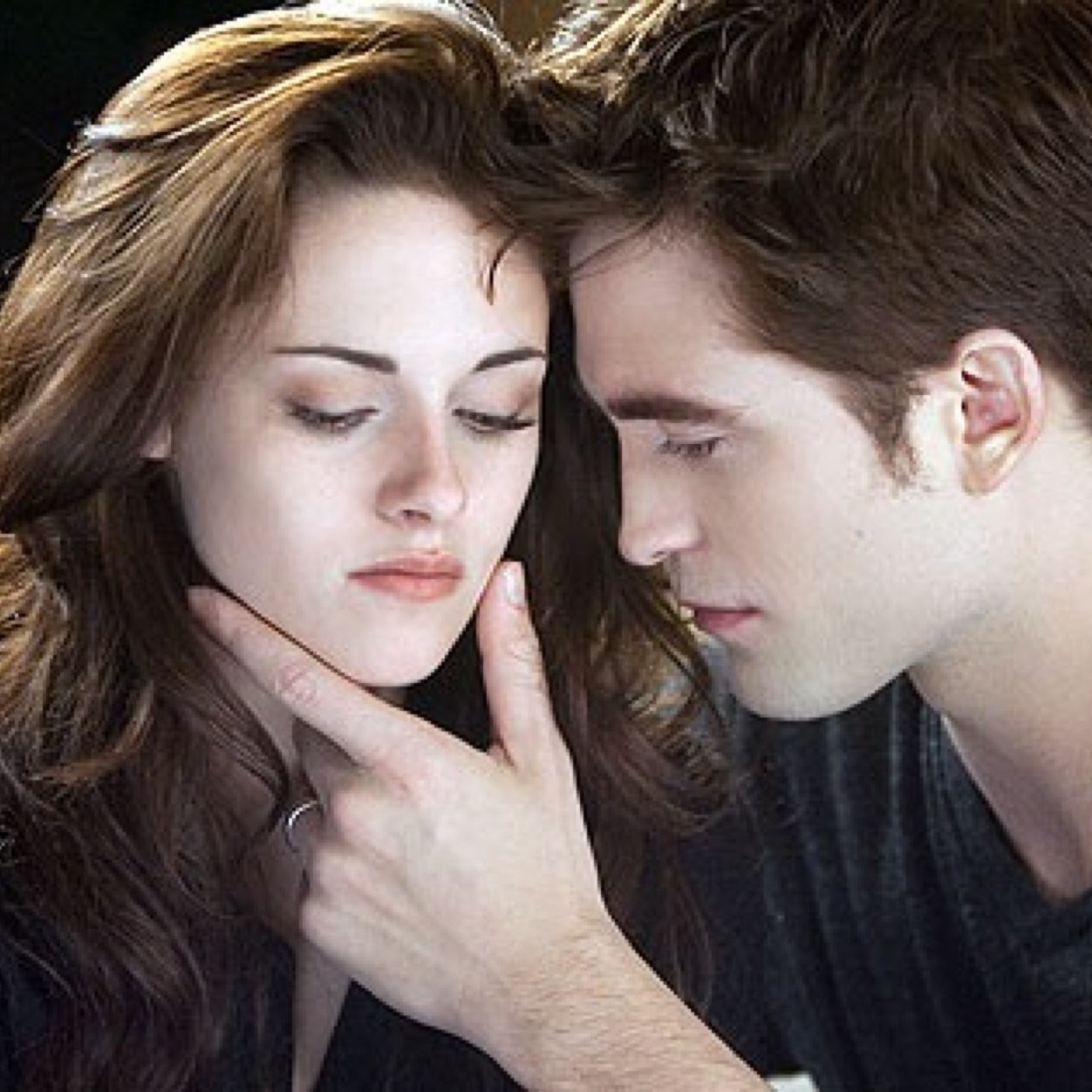 Every time I look at @_EdwardMACullen I see my entire world, my heart, my love and my forever. {Twilight RP|Detialed|18+|Taken}