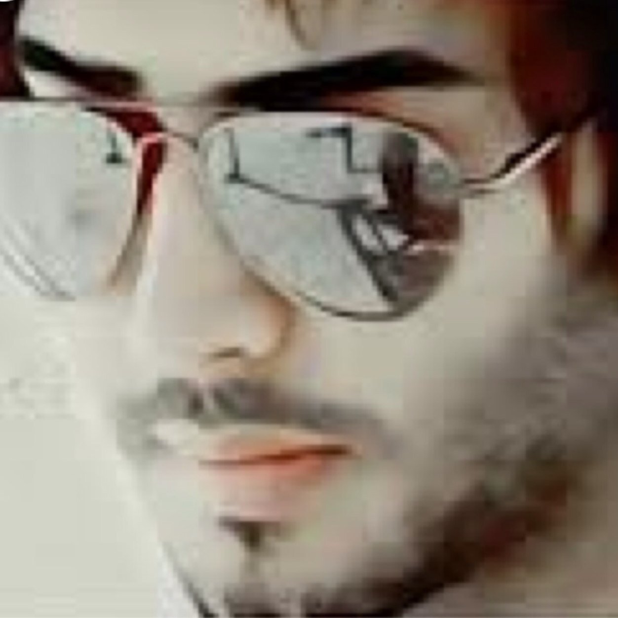 إِنّ الحُرُوفَ تَمُوتُ حِين َ تُقَاآآآلُ !!