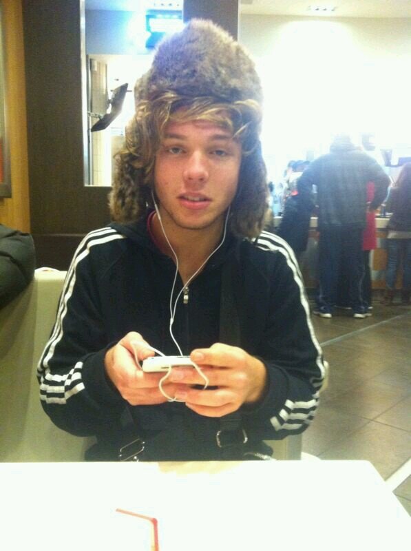 Aaron, 15, Rapper zonder clips, tracks of skills, doe maar wat, Oii