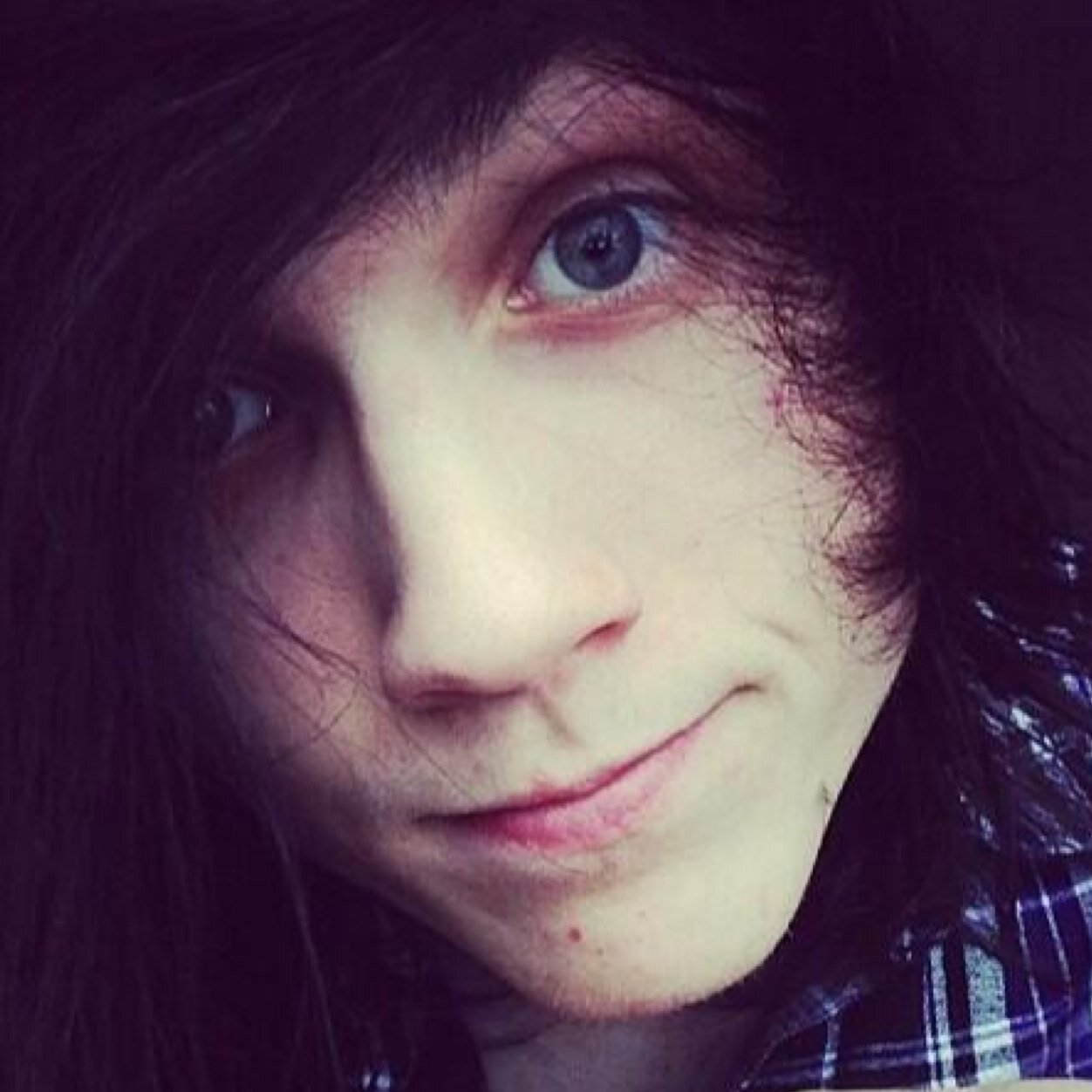 I swear i'll give you a freaking hug cx btw @Dick_muncher_ is meh nicky *^* im his bestie, not you kk bishhhhhhhhhhhh xD