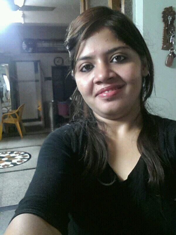 Engineer CS | Straight Forward ↖(￣▽￣) | Dog Lover ♥| Expert Cook  ★ | Die hard Salman Fan ∩__∩|