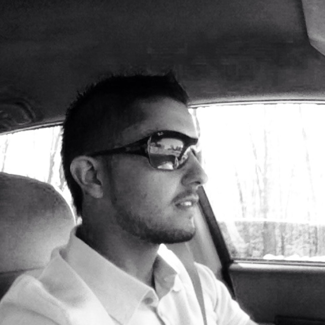 Estudiante de comunicacion social y periodismo, apasionado de la radio y fiel seguidor de mi Seleccion Colombia