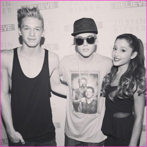 Don't follow this account,follow this account @BiebahFtBeyonce,No sigas esta cuenta,sigue esta cuenta @BiebahFtBeyonce