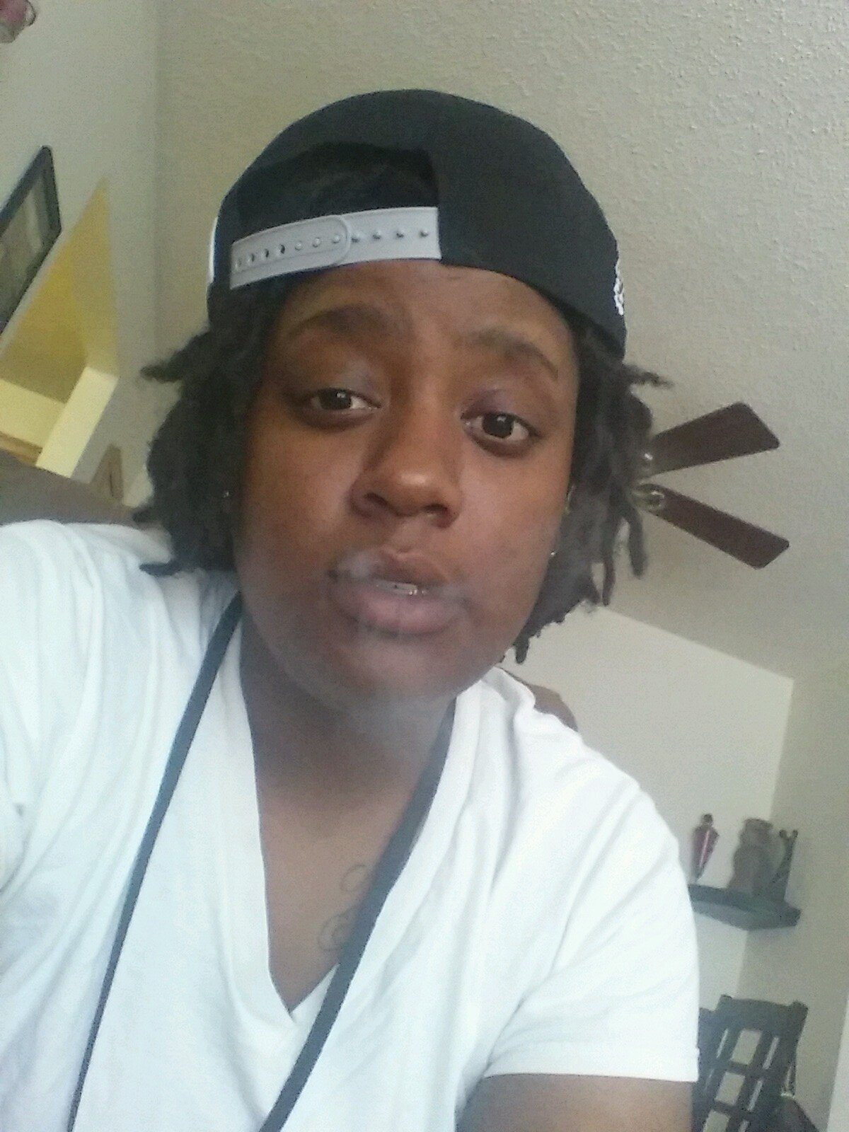 yu geekin or nahhhh?? im too busy watchin these $$ build ! dope smokin bombay sipper! im coo doe follow me i  follow back!