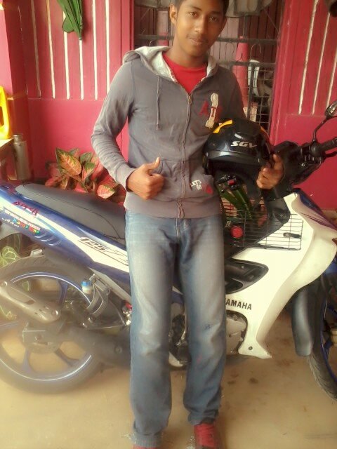 AsyRaHL's profile picture. 