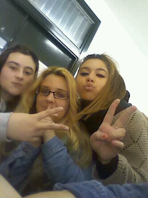 carpe diem(vive el momento)
tequieroo mucho lokii