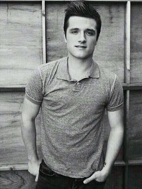 the hunger games i♥ it 4 ever ♥josh and jennifer my idols ♥_♥ love them 4 ever                     ^hope is sronger than fear^                 ♥sam♥