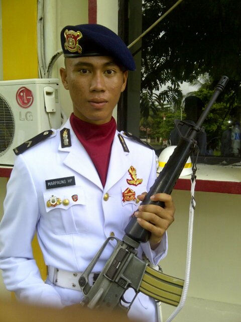 Berterima kasilah kepada orang yg telah mengecilkanmu, sebab karena mereka kita kuat.:-)