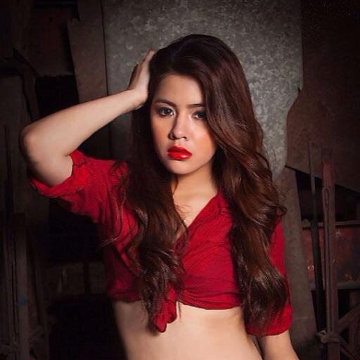 One voice, one heart, one laugh to make @delapazingrid hear us | 10-31-13