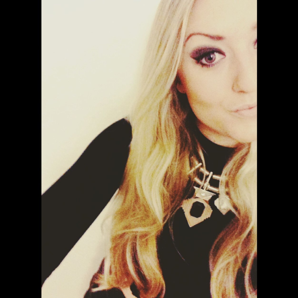 TashTildesley's profile picture. Make yourself valuable. Fashion.