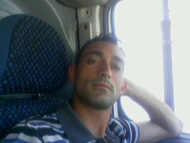 daniroby90's profile picture. 