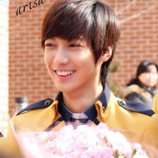 อันยอง~ ผมโจกวังมิน Boyfriend แร็ปเปอร์น้อยไร้สติ| support : @G_Boyfriend |JOKWANGMIN 95 line |ไบโอไม่สำคัญเท่าตัวผมหรอกครับ ^____^ ## anniversary 17/08/13 ##