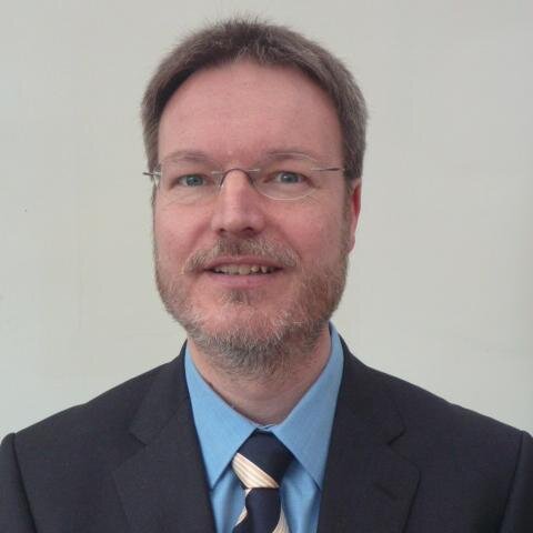 Beschikbaar voor beleggingsgerelateerde klussen zoals investment  manager, portfolio manager, beleggingsanalist/adviseur, etc. Zie ook: https://t.co/vldRp3E8Pl.