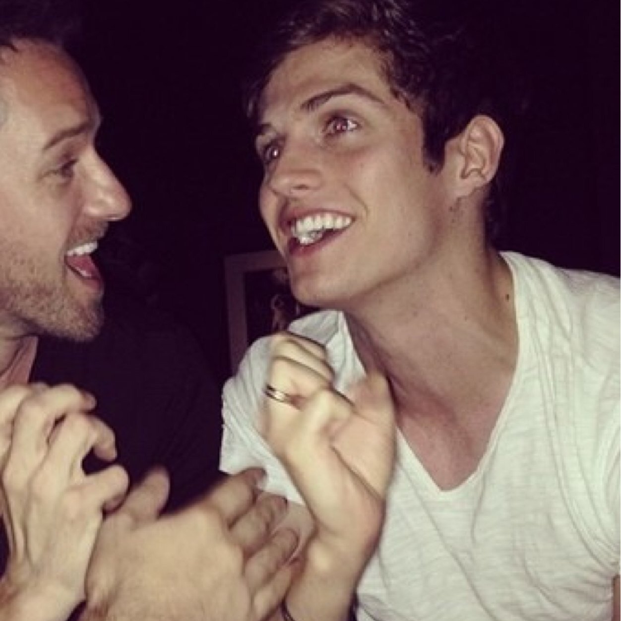 MesmericHero's profile picture. Just a man who loves his scarf. Nothing wrong with that... It just.. Makes me compelete okay? Im so naked without it. #dontmesswiththescarf
 -TW.RP||Single||MC-