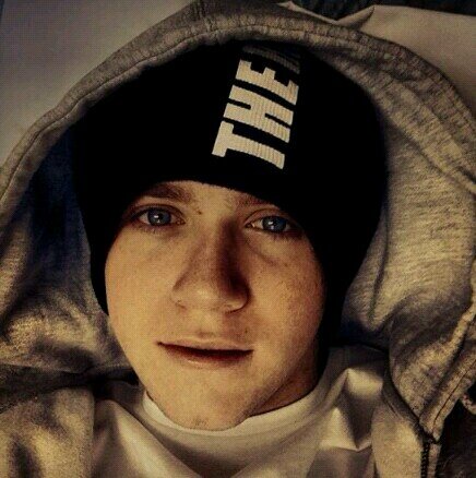 Five boys have improved our lives just for smiling! In our fairy tale he is our prince--@NiallOfficial (Marta & Ayla) x