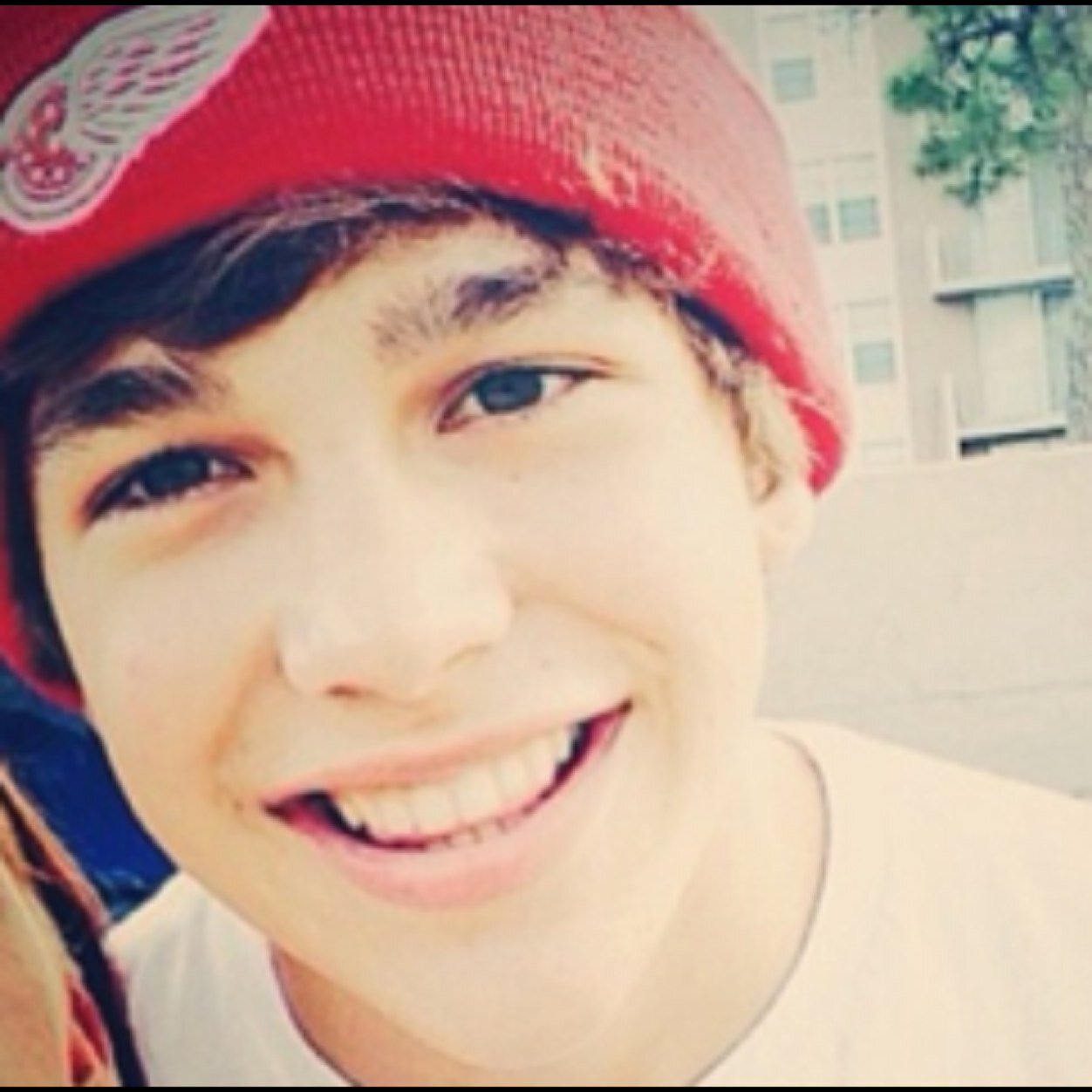 Follow me!! I love taylor swift❤️❤️❤️❤️and austin mahone❤️❤️❤️i love hunger games❤️❤️
