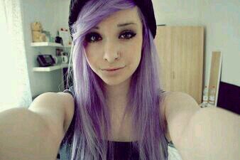 gamer,otaku,rockeira,e viciada em morder :3