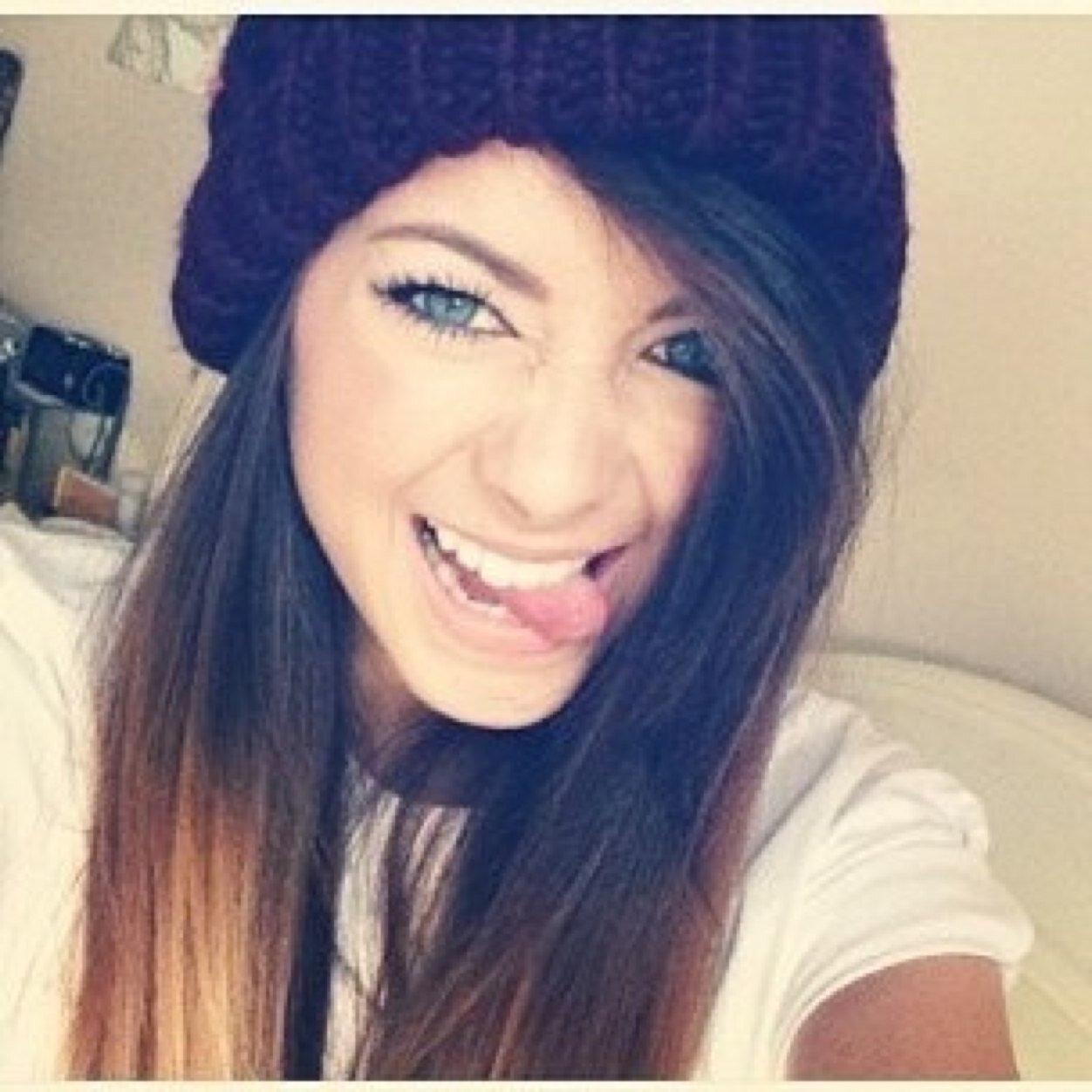 sprinkleoftroye's profile picture. youtubers