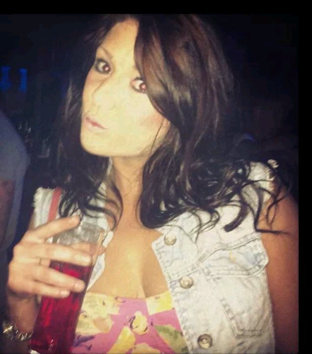 kirstypeacock19's profile picture. 