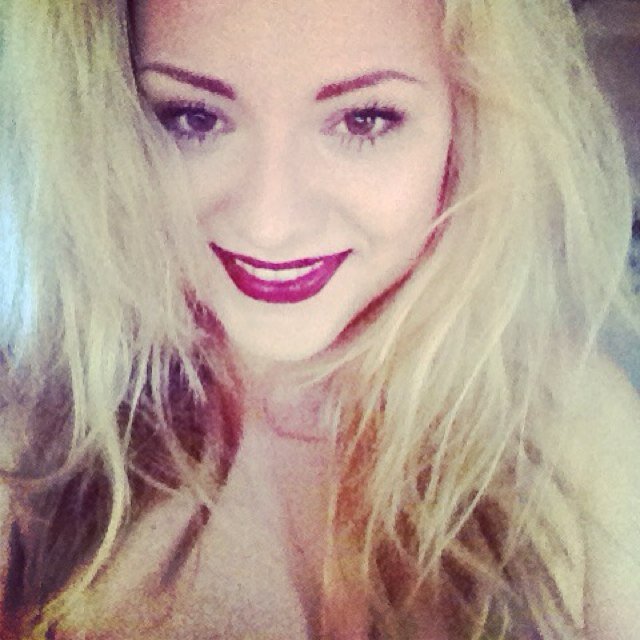 ilenaboothx's profile picture. loving lifeee with the best people