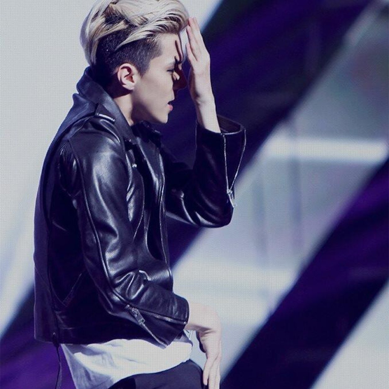 10/11/13 ผุดขึ้นมาจากหลุม .คนหล่อนั่งสิดีเอ็มing ☻#เต๊าะไลน์#. (￣^￣)ゞ