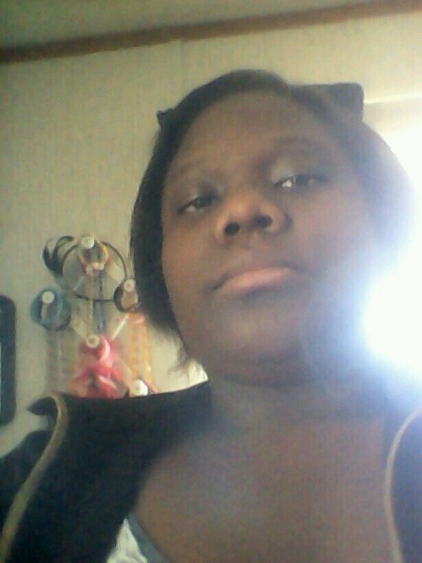 My name is cenya Smith and I love hanging with my Friends and dancing