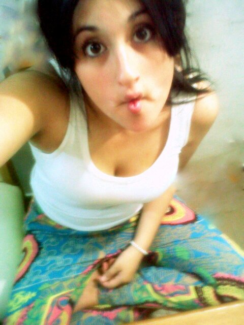 Soy toda de mi novio 3 , q me ama mucho.          Whatsapp:2984211852