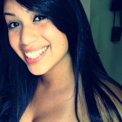 Adoro teatro , dança , esportes , etc ..  Aprendi a conviver com o fato de que não vou agradar todos sempre ;)
