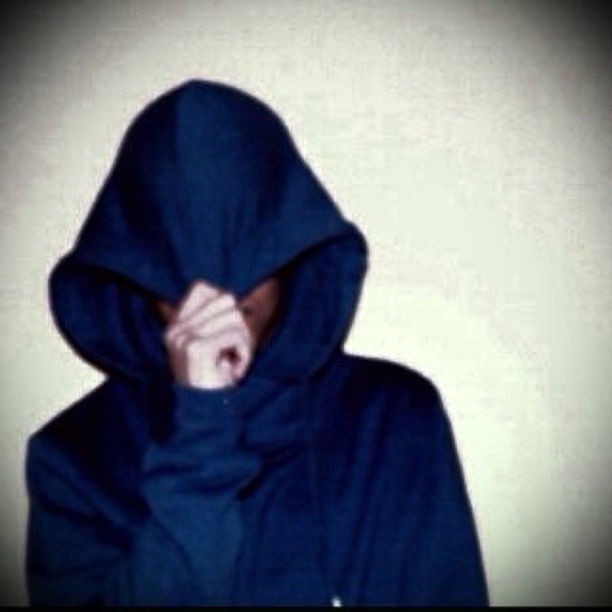 خارج وعي الحياة.