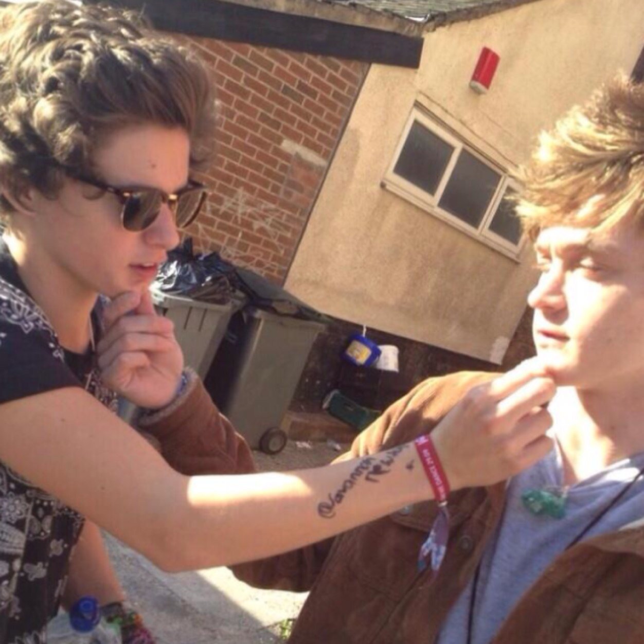 Free Follow from @TheVampsSecret