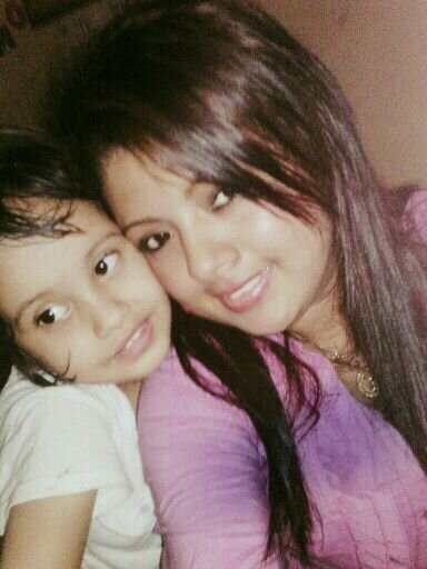 cada mujer Lleva una sonrisa en su rostro,y un secretto en el corazon't3 amo edder santizo•﹏•