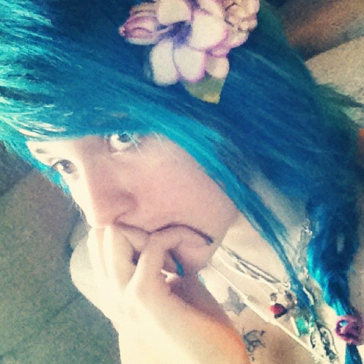 selfharmer, depressed, self hatred, suicidal. girl. SW: 99 | CW: 94 | GW: 85