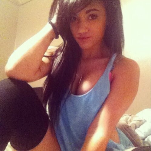 crystalmonroe25's profile picture. I'm 25 from California I go to O.U this my last year 
Pretty things make me happy food too