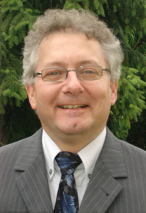 Dr. Tobias Liebert ist Kommunikations- und Medienwissenschaftler, seit 1999 selbstständig in Forschung, Beratung, Aus- und Weiterbildung sowie als Autor tätig.