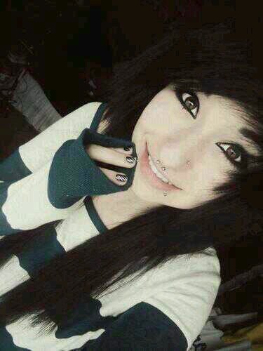 Serena_Stitch's profile picture. Yo, I'm Serena. 16 and taken by @kylem66 . I'm bi.  || SS is best || R.I.P Mitch Lucker || 2nd guitarist for Hollindales On Fire. ||