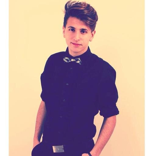 Alexgal4n's profile picture. Miseria tras miseria