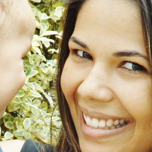 Esposa, mãe do Sam e blogueira do blog Sam e Mamãe na Cozinha