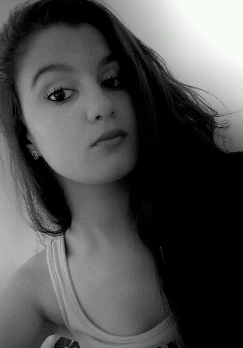 Não é o ritmo nem os passos que fazem a dança
Mas a paixão que vai na alma de quem dança.
I love One Direction !!!