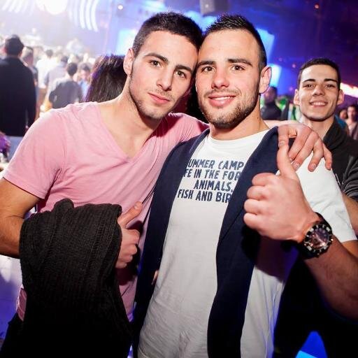 UriolR38's profile picture. Eres la falsa moneda que de mano en mano va #FuckFalsos .l,