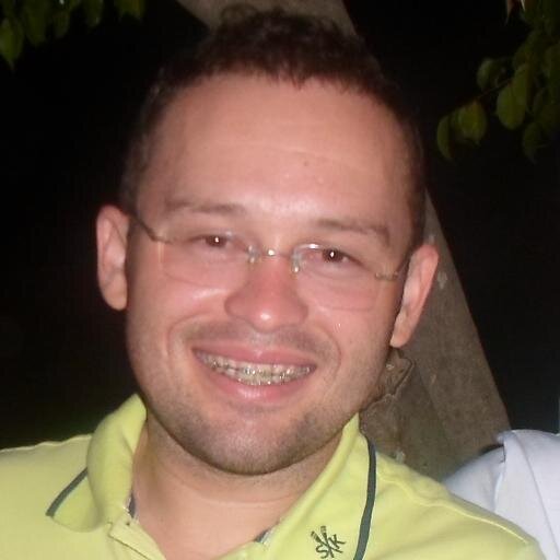 Estudante de Farmácia pela Universidade Federal do Rio Grande Norte (UFRN), sou uma pessoa alegre e extrovertida, porém responsável.