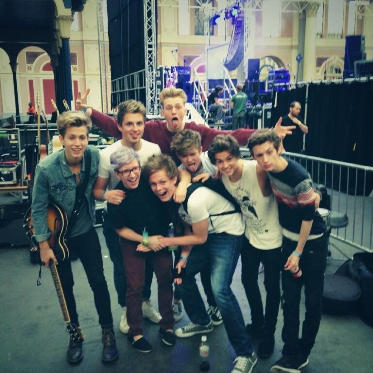 Free Follow from @TheVampsSecret