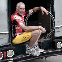 Phil Liggett(@PhilLiggett) 's Twitter Profileg