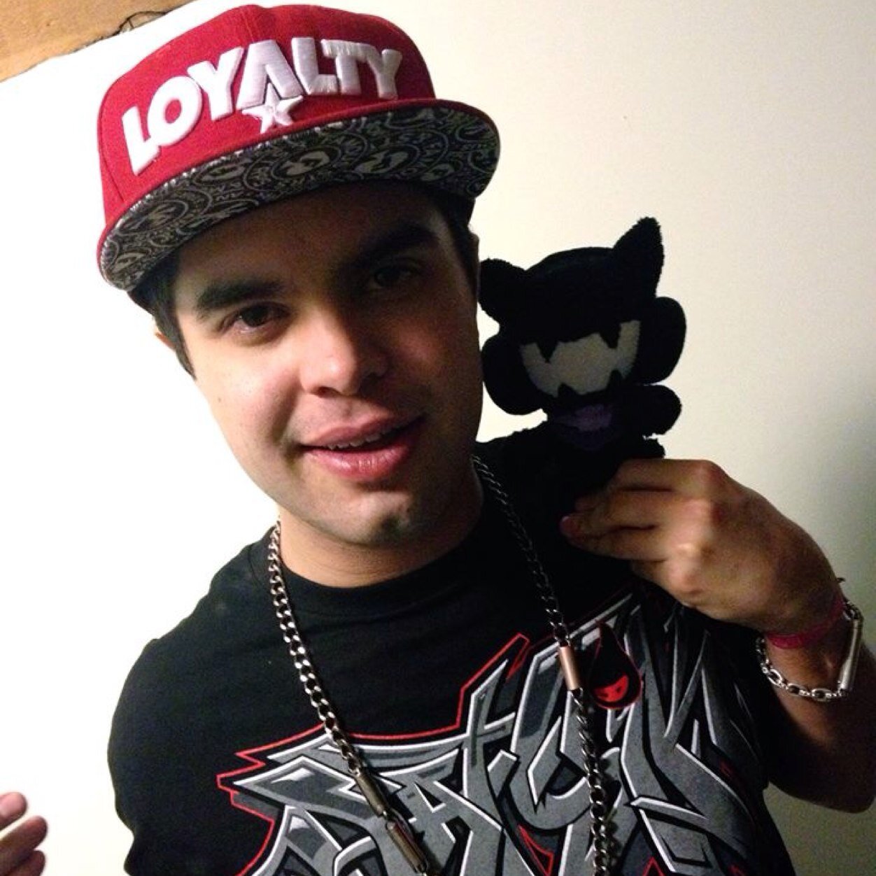 Cuenta oficial de Fans de @Datsik en Guatemala Datsik followed us in 04/05/14