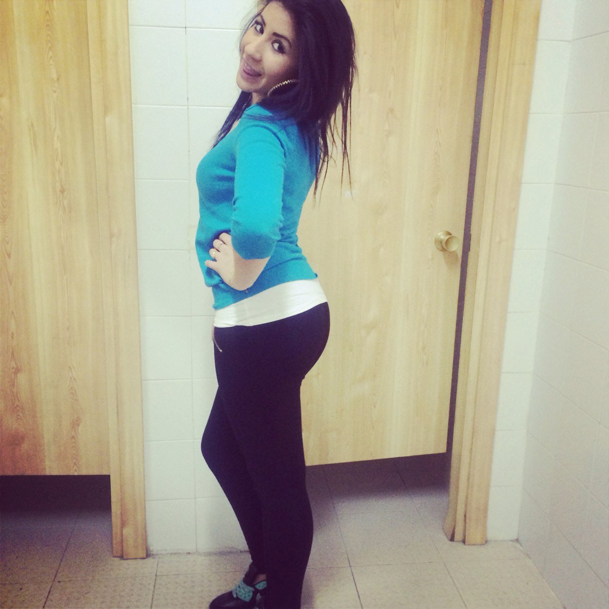 dunia_guess's profile picture. Hooola