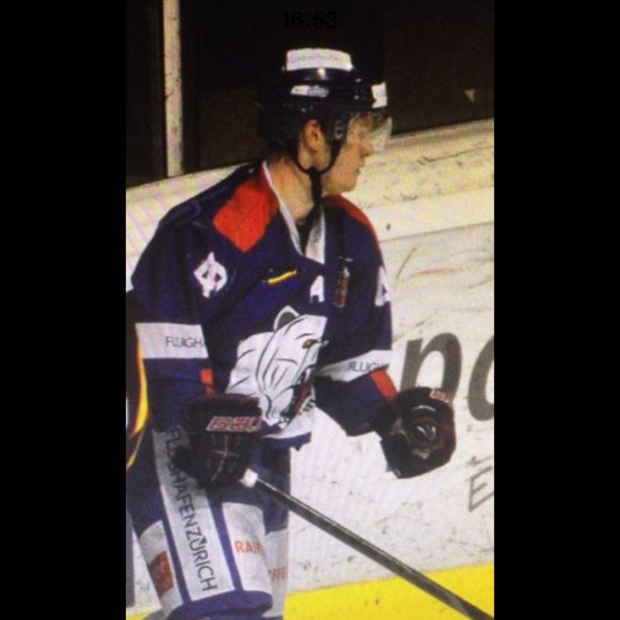 Play Icehockey in Switzerland