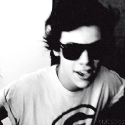 hi i just gave you a free follow so please go follow @lazyxstyles ok ily bye