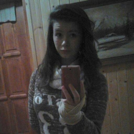 I'm Hungary Directioner and Wayer!!! Please follow me ♥ I follow back :))