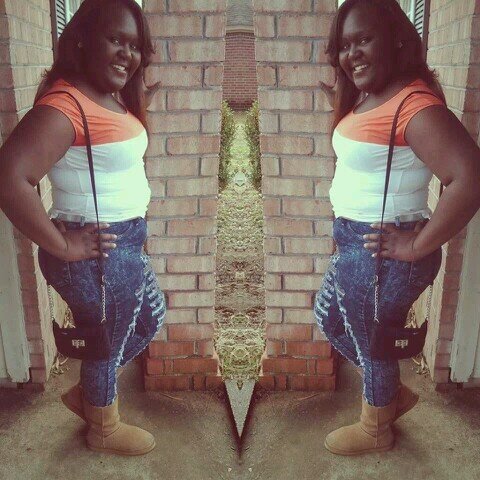- its Chris'S Girrl babyy follow mee i'll follow back ✌✌